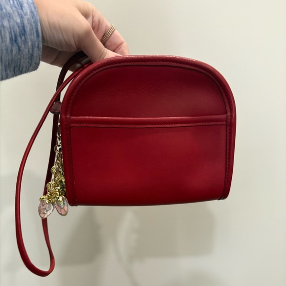 🚨VINTAGE 1997 COACH ABBIE RED LEATHER ZIP CLOSURE CROSSBODY - Picture 1 of 17